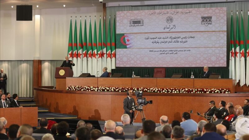 Loi criminalisant le colonialisme : l’écart avec la doctrine présidentielle qui pousse le Sénat à bloquer le texte