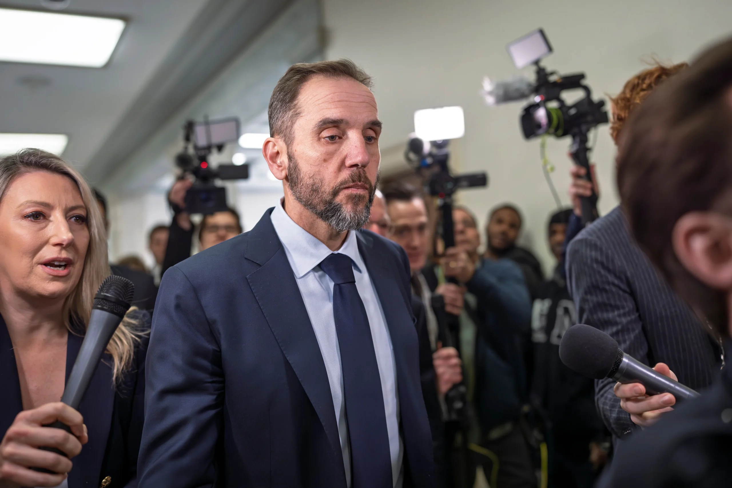 Sous le feu des critiques au Congrès, la ligne de défense inflexible adoptée par l&rsquo;ex-procureur spécial concernant les dossiers Trump