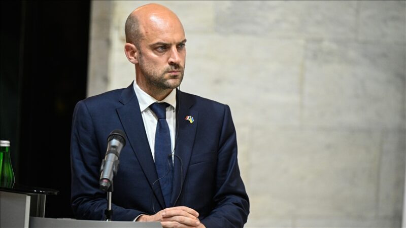 Diplomatie et enjeux arctiques : La manœuvre de la France pour s’implanter au Groenland alors que Donald Trump avance ses pions