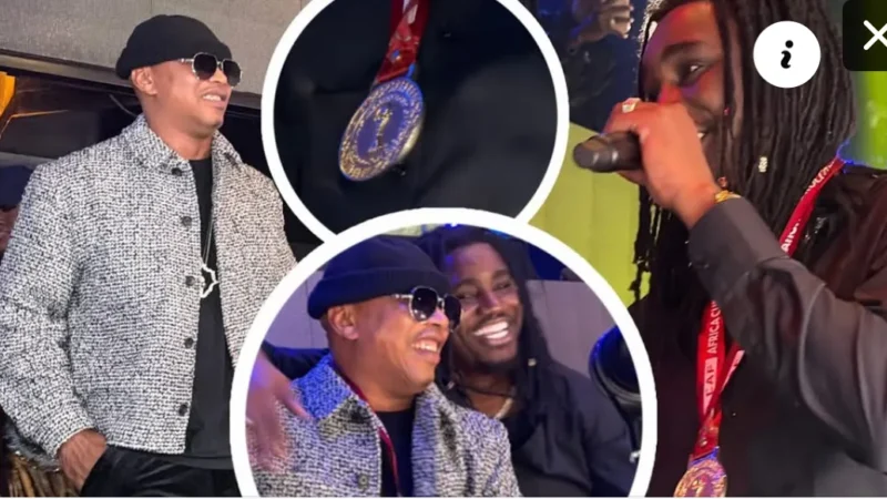Au cours de la soirée au Vogue, l&rsquo;objet inestimable cédé par El Hadji Diouf à Wally Seck en plein spectacle (Vidéo)