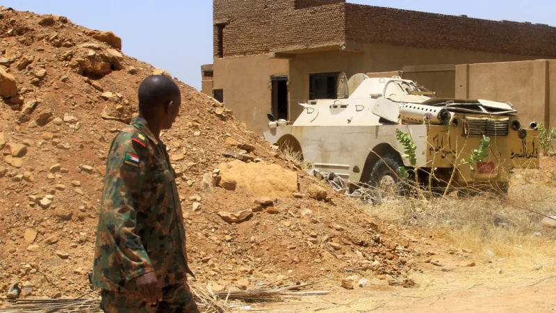 Guerre au Soudan : la manœuvre de l&rsquo;armée régulière qui vient de faire sauter un verrou tenu par les paramilitaires depuis deux ans