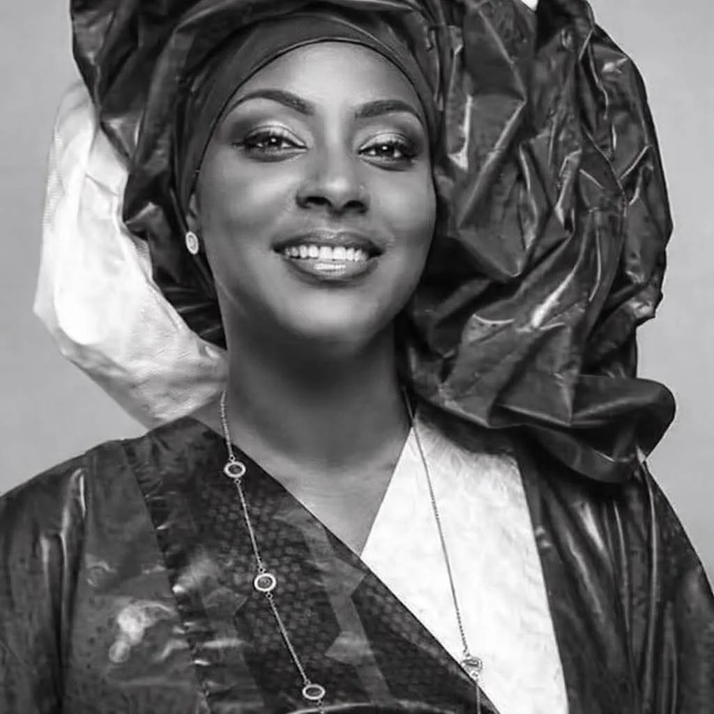 Suite au décès de Halima Gadji, la reconnaissance officielle formulée par l’État pour qualifier son empreinte sur les arts
