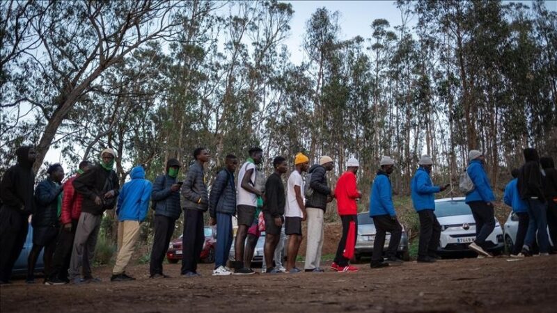 À contre-courant de ses voisins européens, la décision majeure de l’Espagne concernant le sort de 500 000 sans-papiers