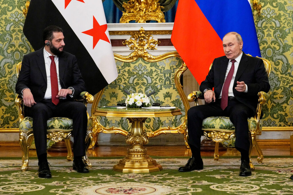 Maintien de l’influence russe en Syrie : les deux infrastructures clés au menu de la rencontre entre Poutine et al-Sharaa