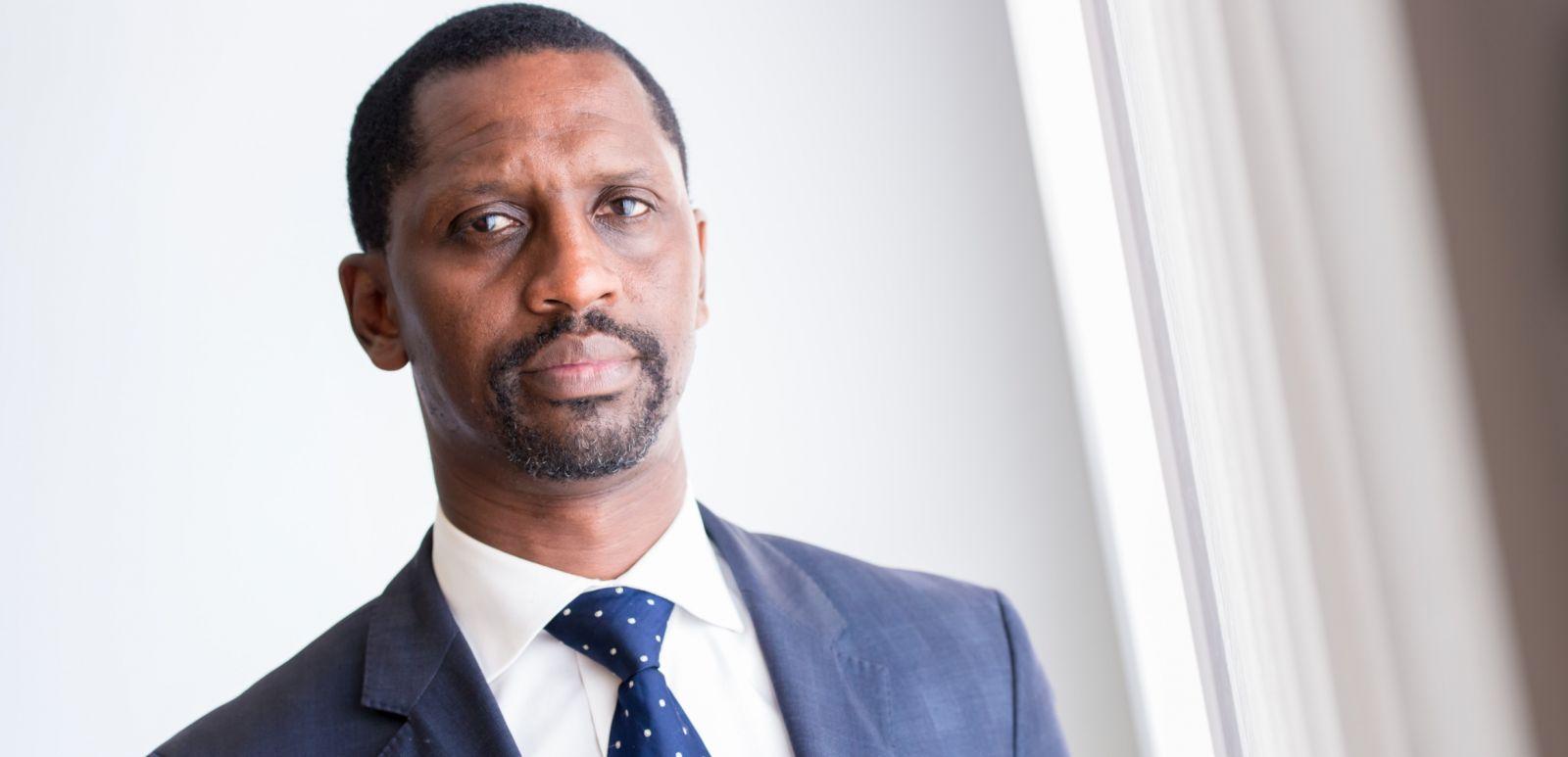 Alors qu’il dénonce une machination financière, le motif spécifique retenu par les juges français pour refuser la remise en liberté de Kabirou Mbodj