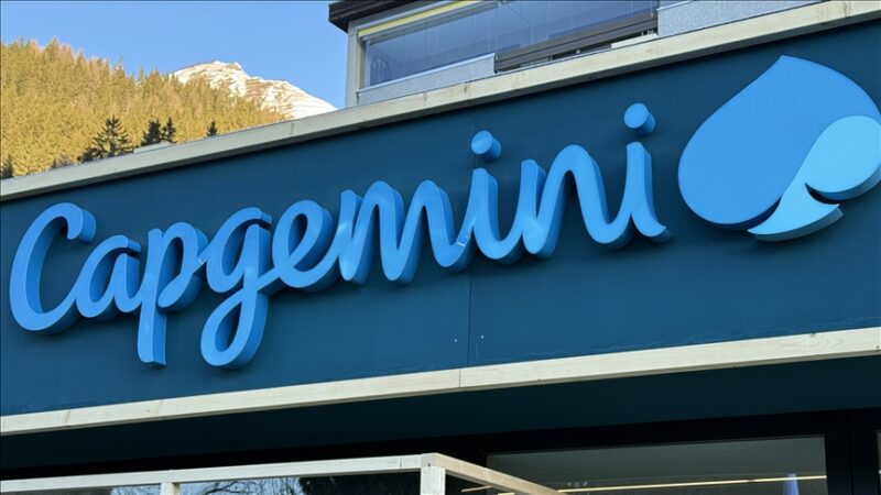 Au cœur du dispositif d&rsquo;expulsion des migrants aux États-Unis, le matériel technologique livré par ces industries françaises