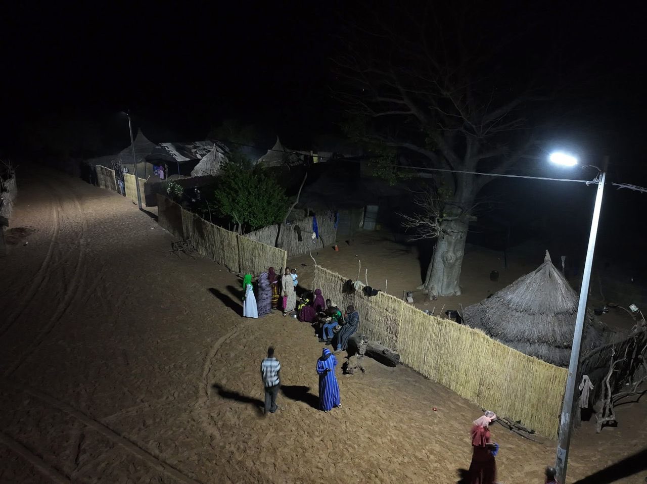 Ndiakhoumpa électrifié : une nouvelle ère de lumière à l’aube du Magal (Photos)