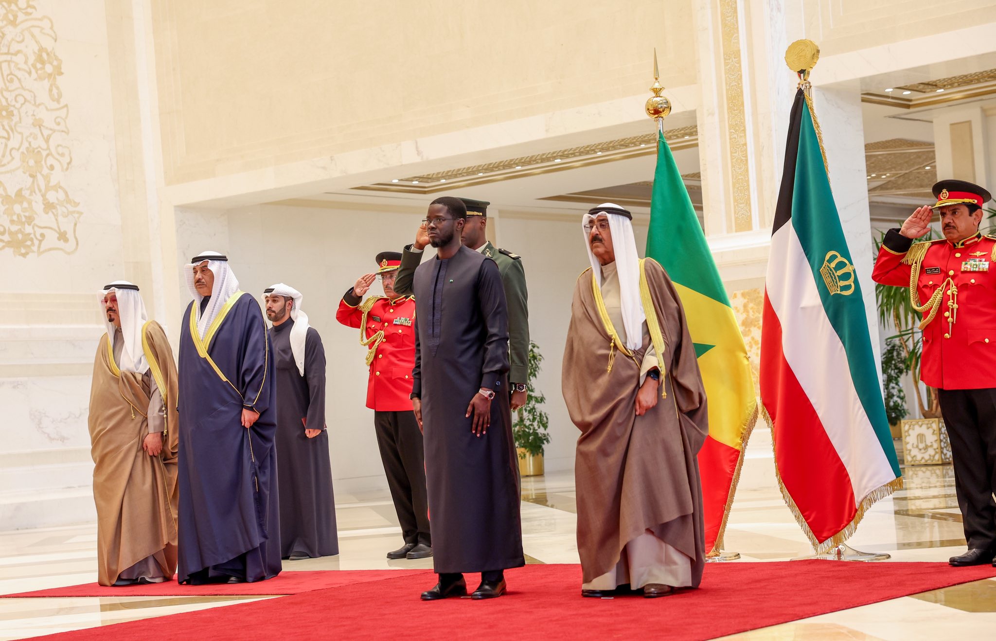 Koweït : le Président Bassirou Diomaye Faye reçu avec les honneurs par l’Émir (photos)