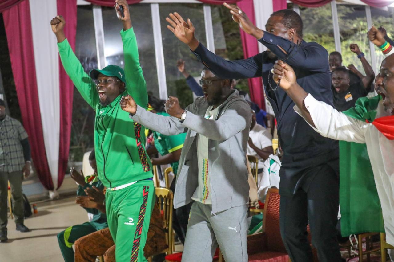 Palais : Sonko et Diomaye au cœur de la liesse populaire après la victoire des Lions (photos)