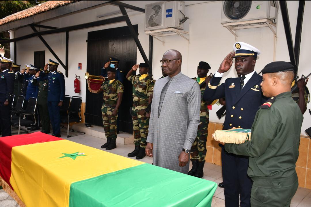Décès en mission : Le soldat Cheikh Manga honoré par les Armées