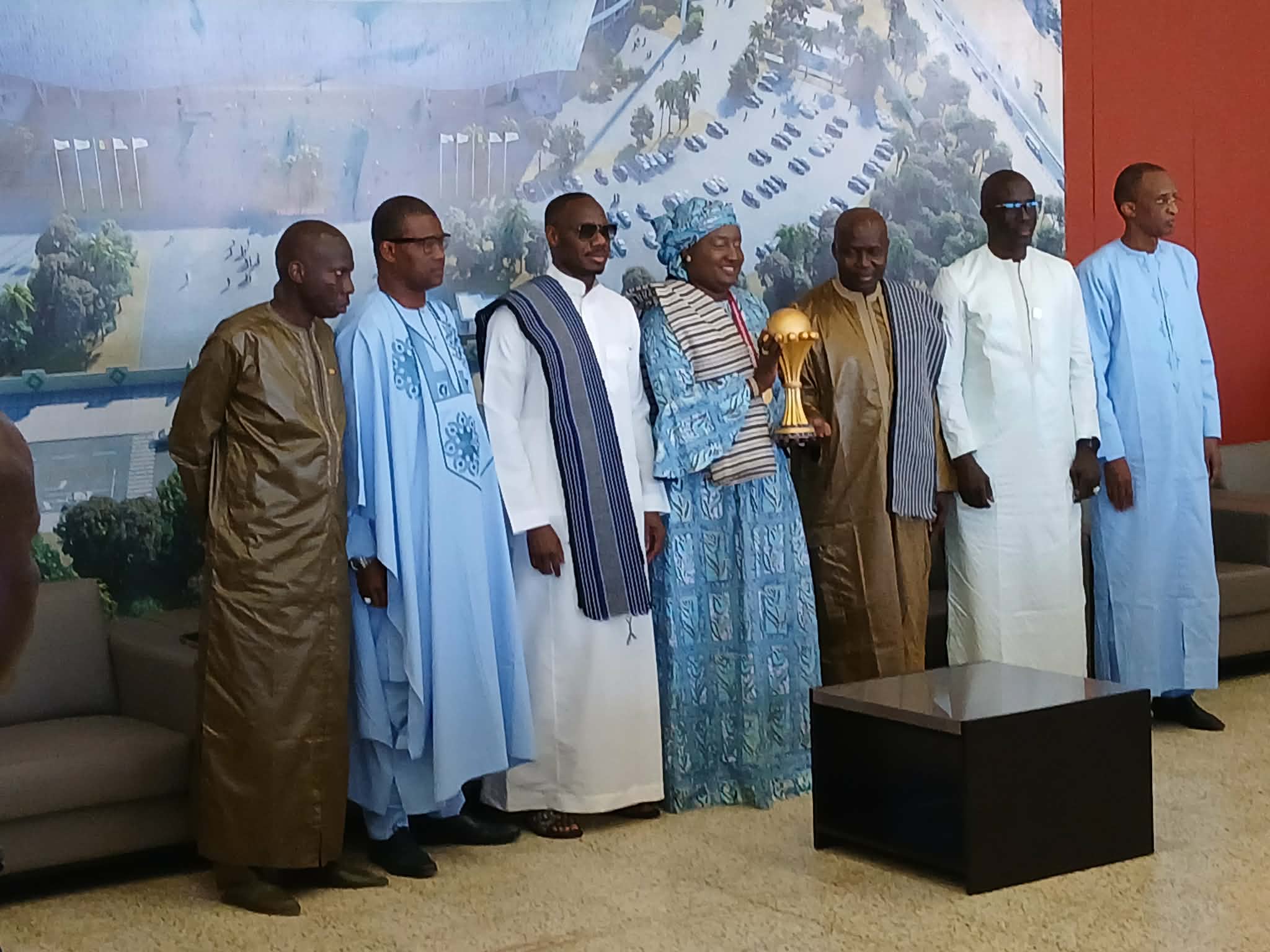 CAN 2025 : Revivez la présentation du trophée des Lions au stade Léopold-Sédar Senghor