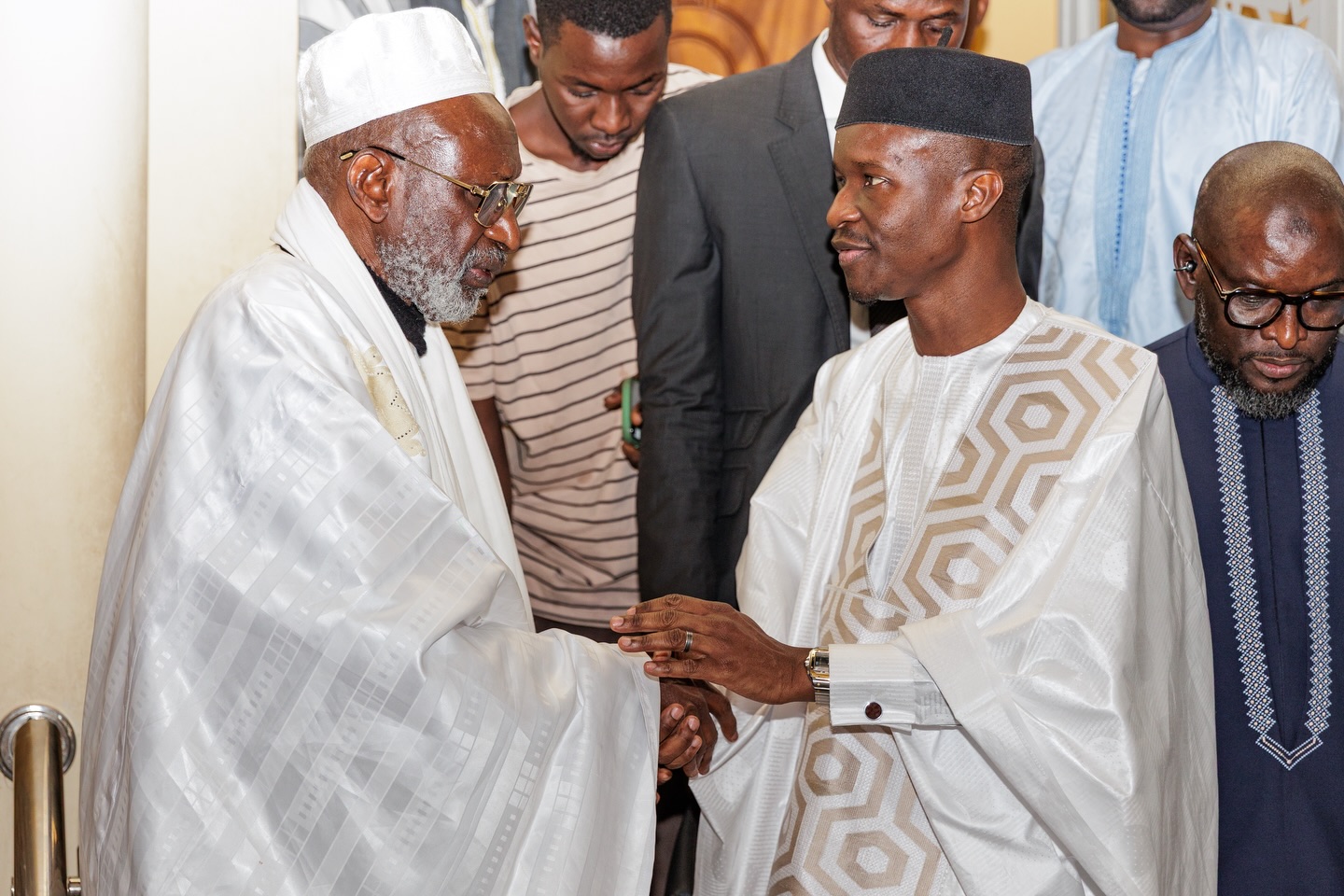 Visite de courtoisie : le Ministre de l’Intérieur, Me Bamba Cissé chez le Khalif Thierno Mountaga Tall
