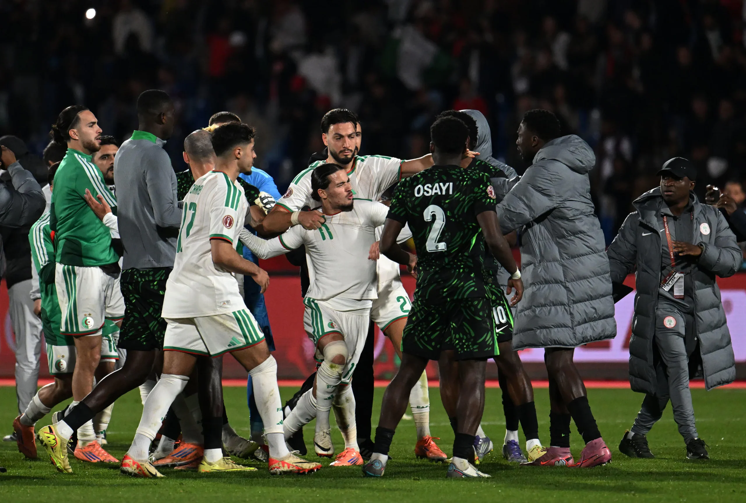 CAN 2025: l’Algérie lourdement sanctionnée par la CAF, Zidane et Bleghali suspendus
