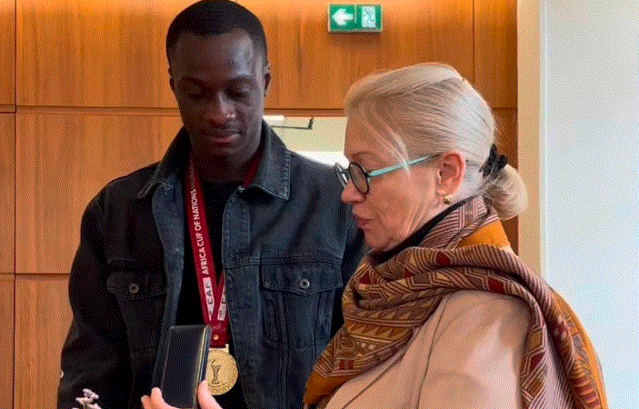 (Photos)Habib Diarra honoré à Mulhouse: médaille de la Ville et ovation pour le Champion d&rsquo;Afrique (vidéo)
