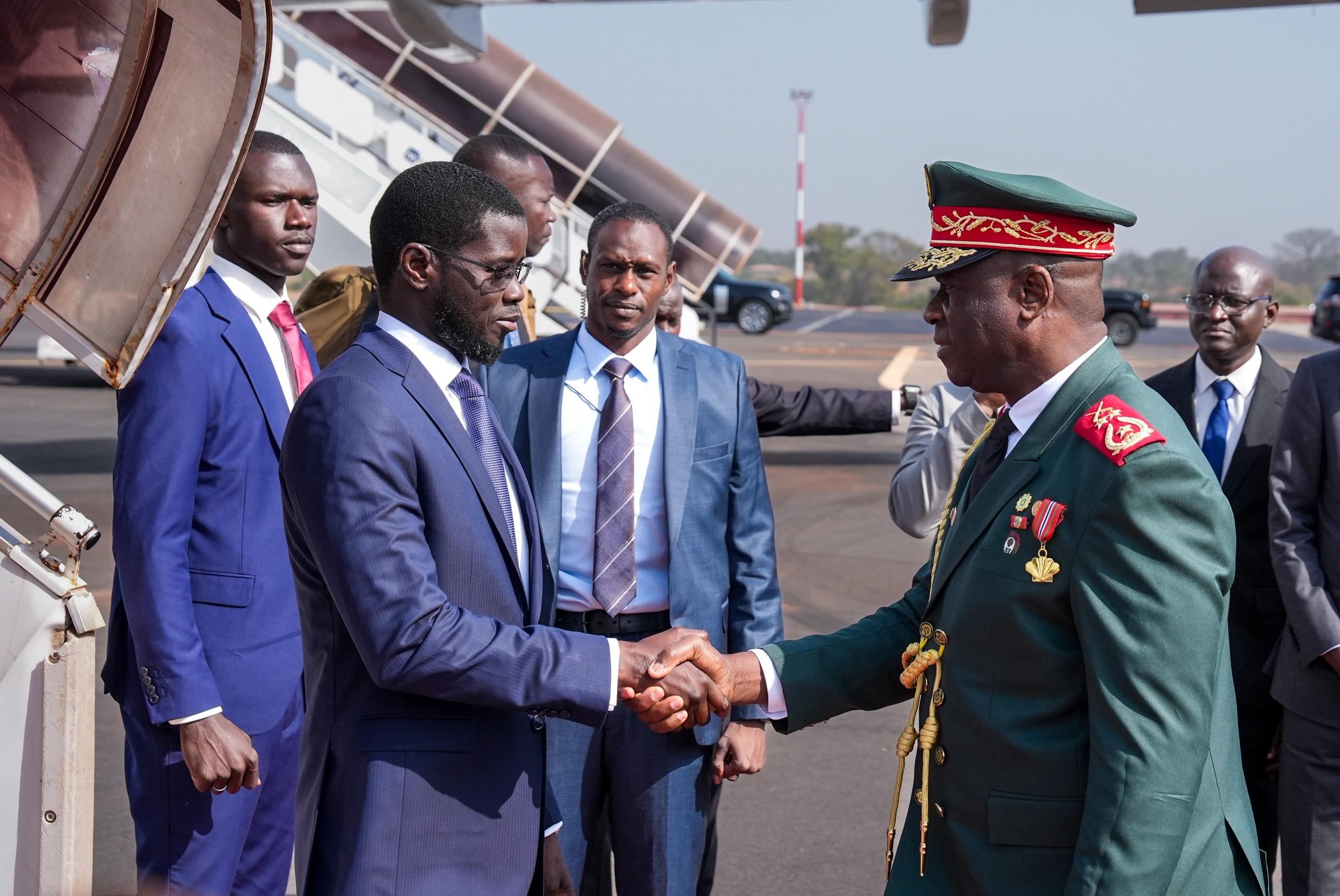 Mission de haut niveau à Bissau: Diomaye échange avec le commandement militaire au pouvoir
