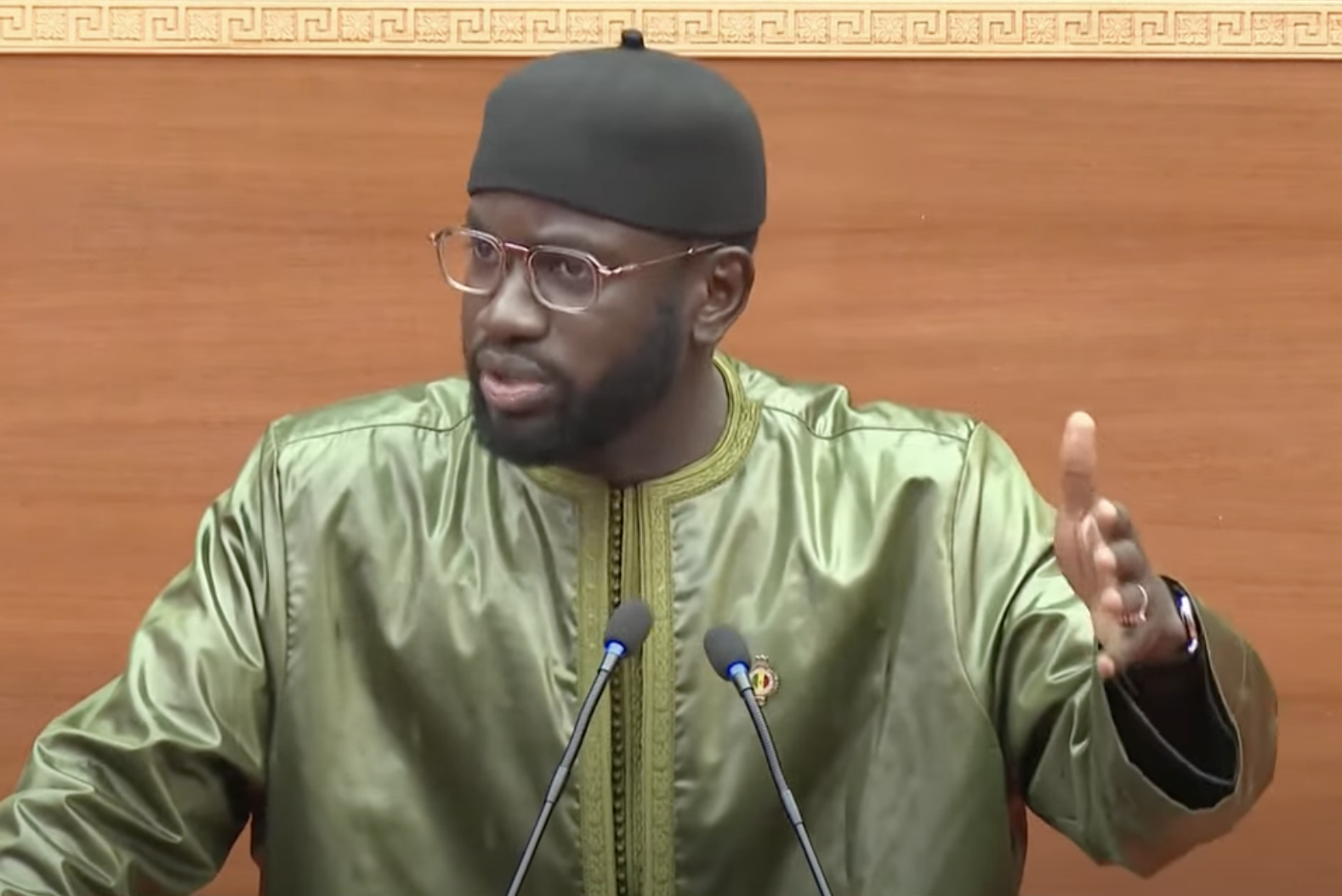 Achats de véhicules pour les députés: Abdou Lahat Ndiaye dénonce l’accusation de « silence complice » de Guy Marius