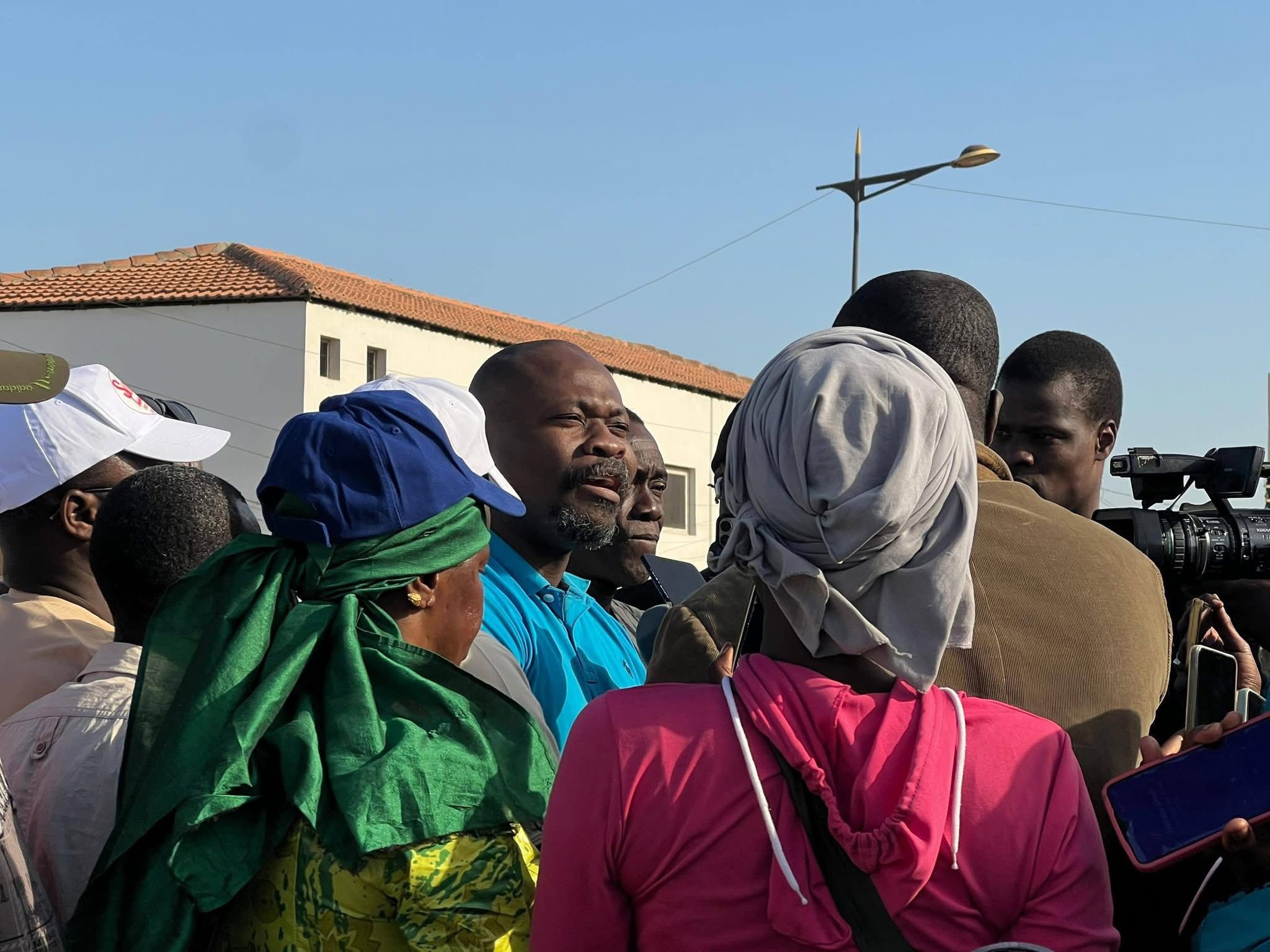 « C’est bientôt la fin de votre calvaire »: Guy Marius à la manifestation des animateurs polyvalents