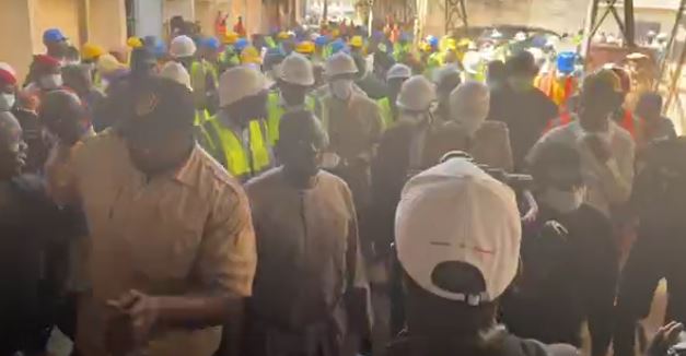 Kaolack : Le Premier ministre Ousmane Sonko visite l’usine de la SONACOS (vidéo)