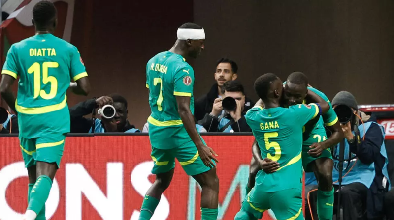 “Après les matchs, on ne danse pas, même en finale, on n’a pas dansé” : Pape Gueye met en avant les secrets des Lions