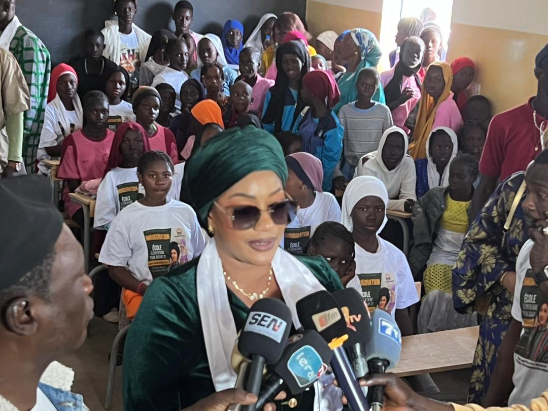 (Vidéo) Plan Jaxaay 21: Bébé Basse Solidarité dote l’école élémentaire de salles de classe et de blocs de latrines