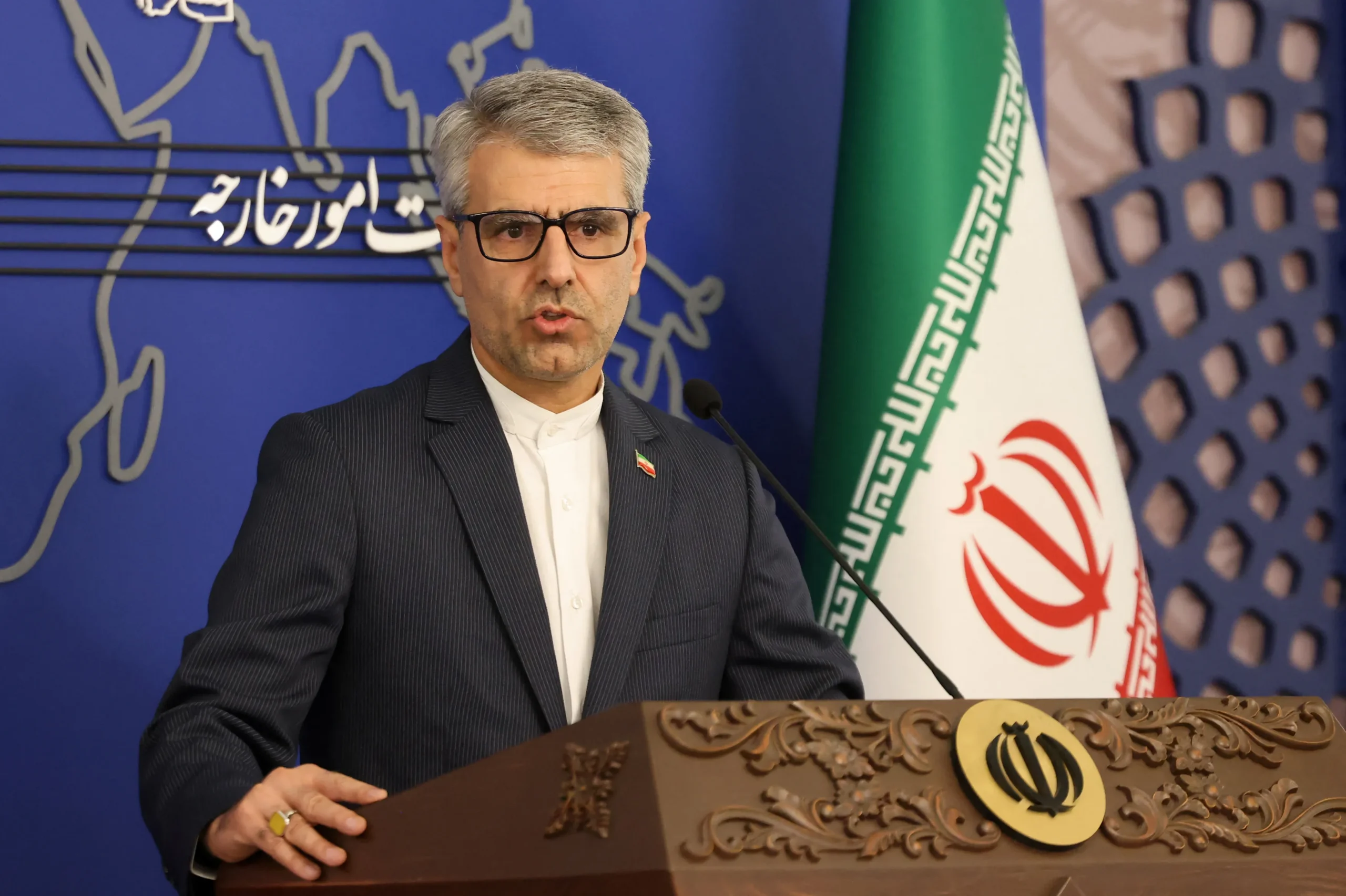Malgré le déploiement de navires de guerre américains, l&rsquo;Iran confirme l&rsquo;ouverture d&rsquo;un canal diplomatique conditionné par trois exigences strictes de Donald Trump