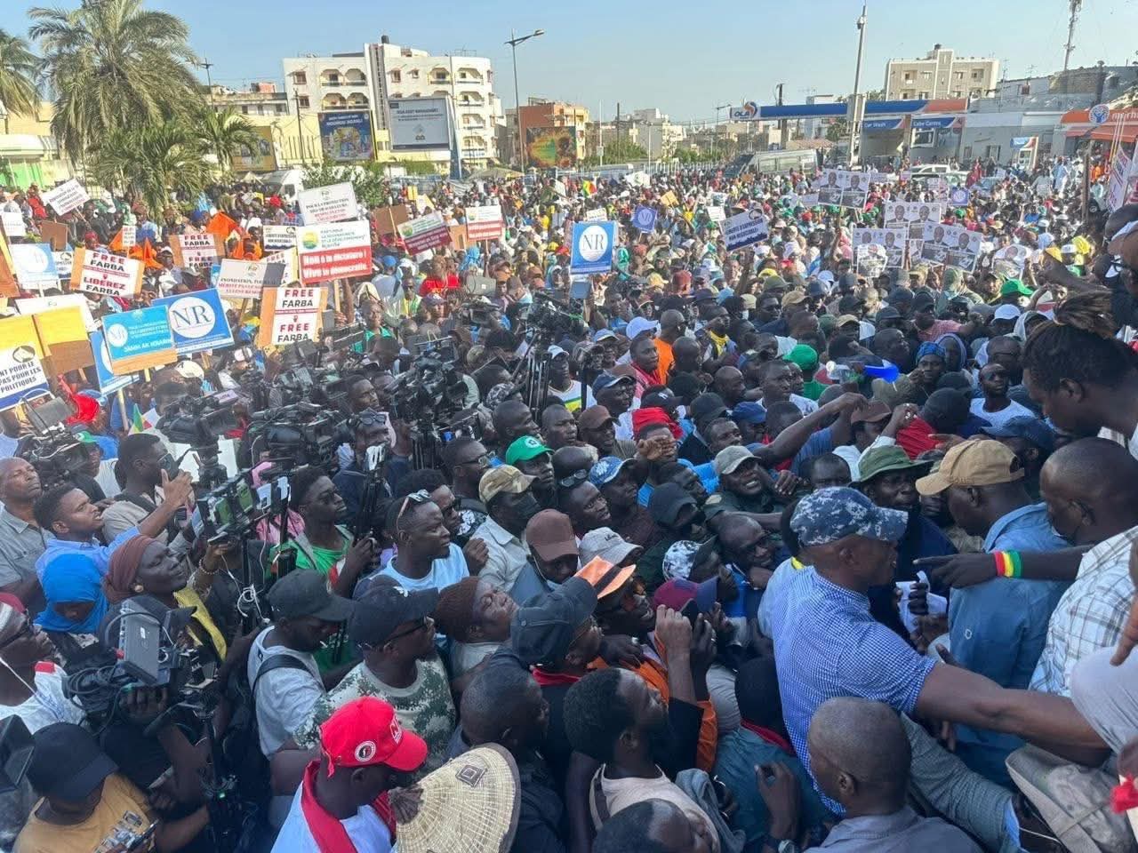 Ce samedi à Dakar, la rencontre entre Oumar Sarr et Amadou Ba enclenche une dynamique précise concernant l&rsquo;organisation future de l&rsquo;opposition