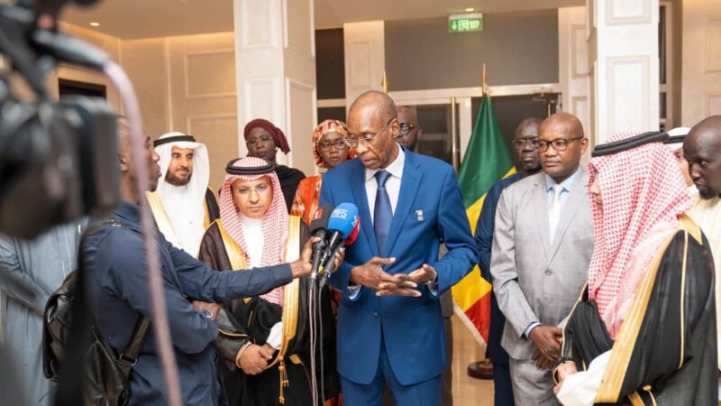 Validé face à l’émissaire de Riyad, le nouveau statut accordé au Sénégal transforme la gestion des formalités administratives dès l’aéroport de départ