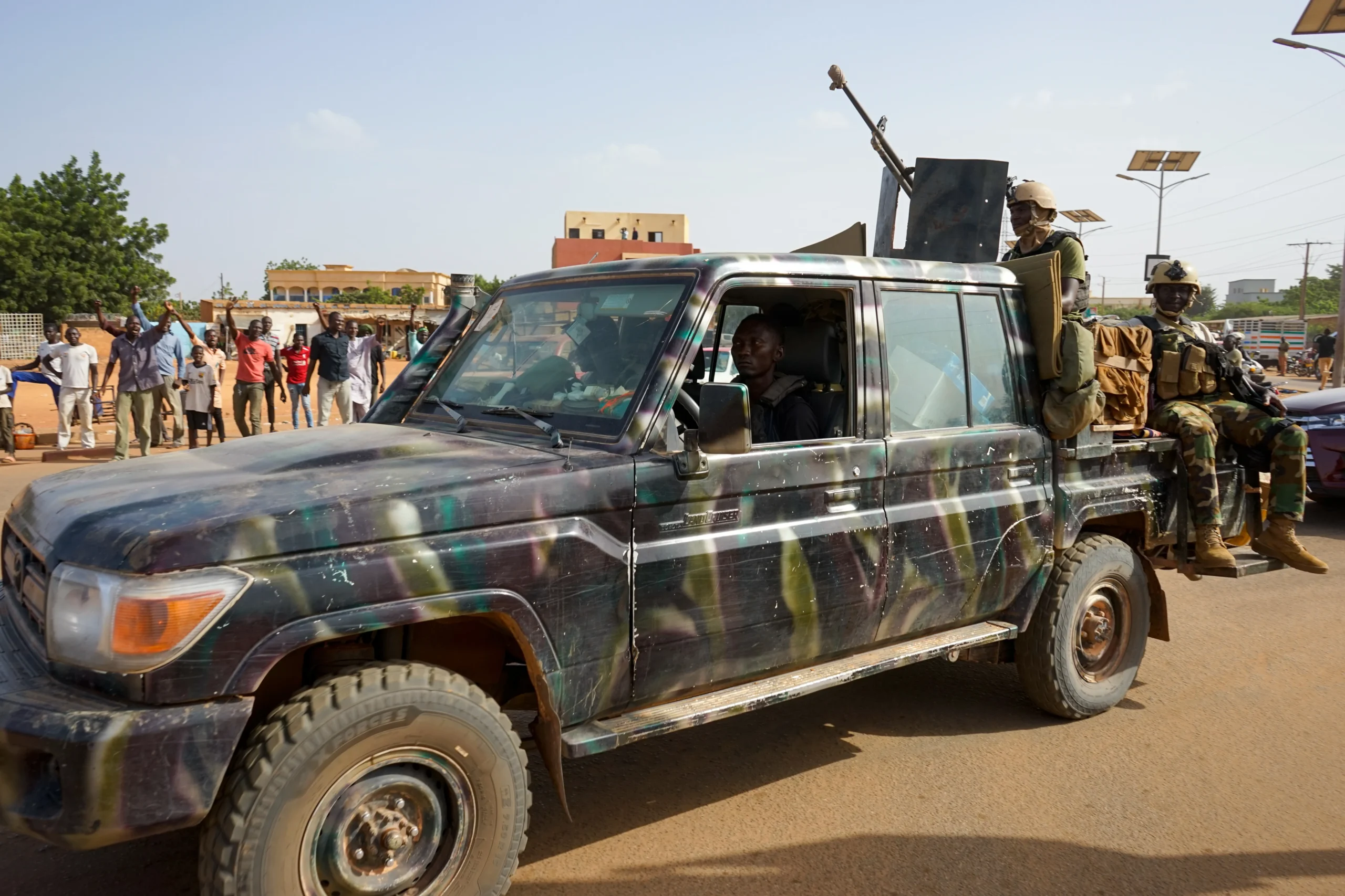 Au Niger, la riposte contre l’État islamique à l’aéroport de Niamey lève le voile sur le rôle opérationnel précis d’une puissance étrangère