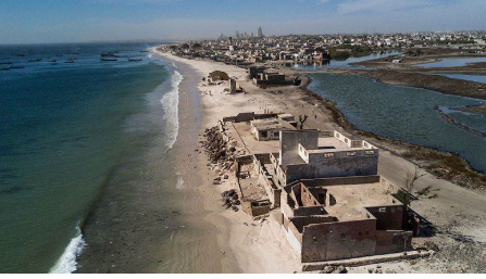 Alors que l&rsquo;érosion menace le quartier Golfe, le changement de cap radical préconisé par Samba Niébé BA pour éviter un centenaire purement folklorique