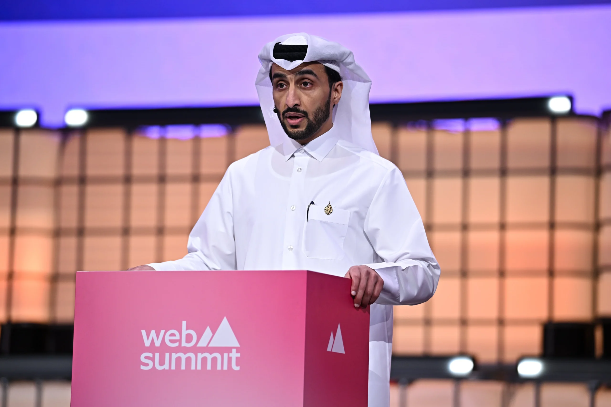 Au Web Summit Qatar, le directeur général d’Al Jazeera identifie la faille critique des modèles numériques et impose une nouvelle doctrine en trois axes pour sa rédaction