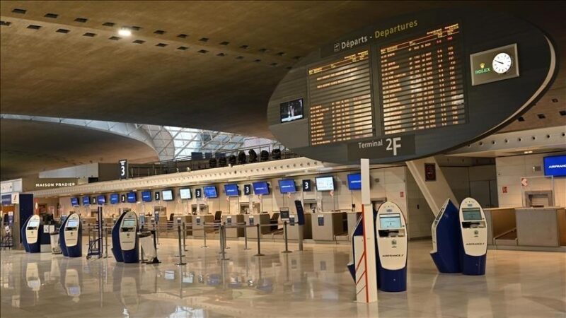 En plein aéroport d&rsquo;Orly, le dispositif sécuritaire hors norme déployé par la France pour contrôler un unique vol venu de Martinique
