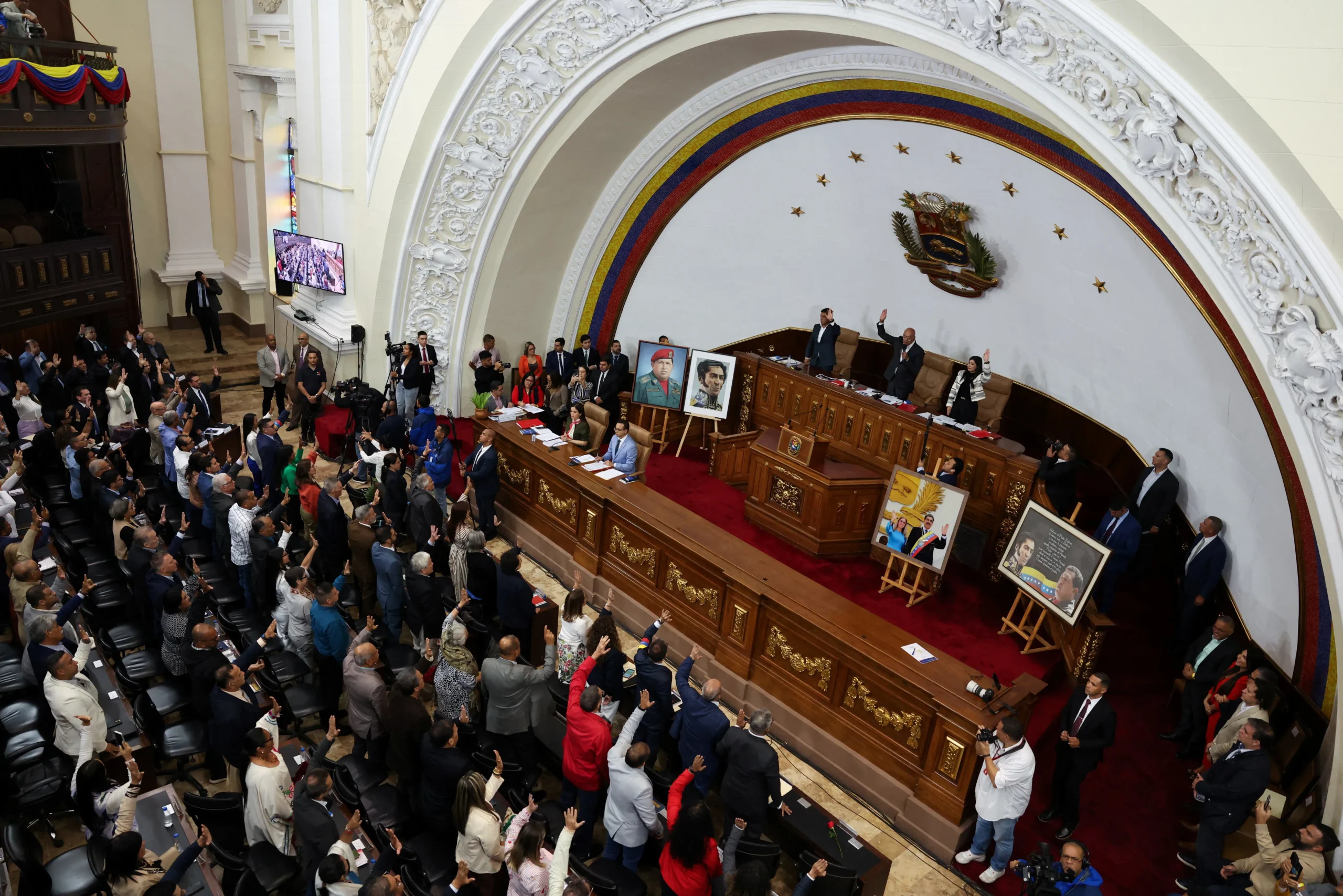 Venezuela : Le texte voté à l&rsquo;unanimité fixe une ligne rouge judiciaire pour les partisans de Nicolas Maduro
