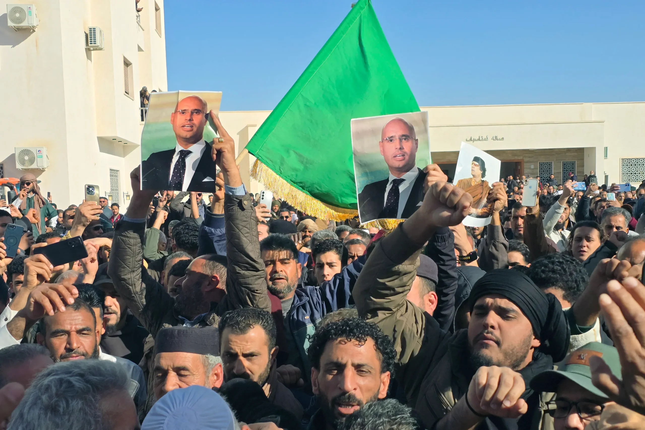 Mort de Saif al-Islam Kadhafi : La mobilisation massive constatée dans ce fief du sud de Tripoli lors des funérailles