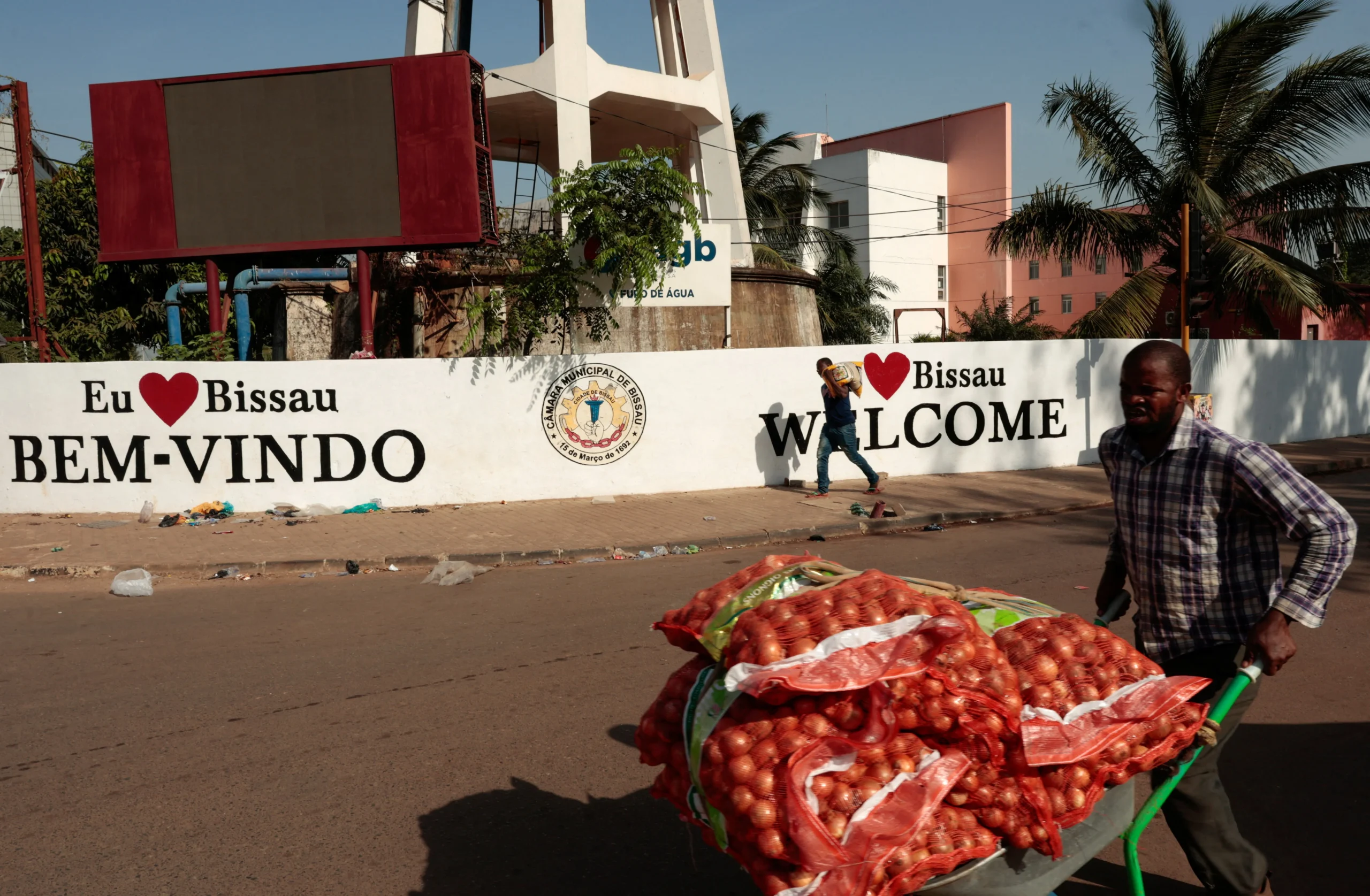 Essai clinique en Guinée-Bissau : le protocole imposé à la moitié des 14 000 bébés qui a justifié la suspension