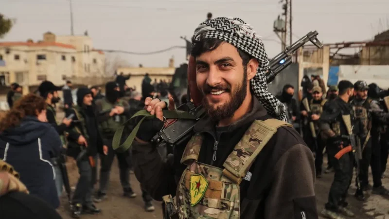 Syrie : Liée à un accord trilatéral, la manœuvre d&rsquo;envergure entamée par l&rsquo;armée américaine pour les détenus de l&rsquo;EI