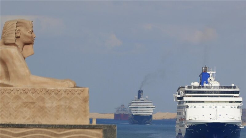 L&rsquo;activité reprend dans le canal de Suez : Le chiffre d&rsquo;affaires réalisé par l&rsquo;Égypte sur les cinq premières semaines de 2026