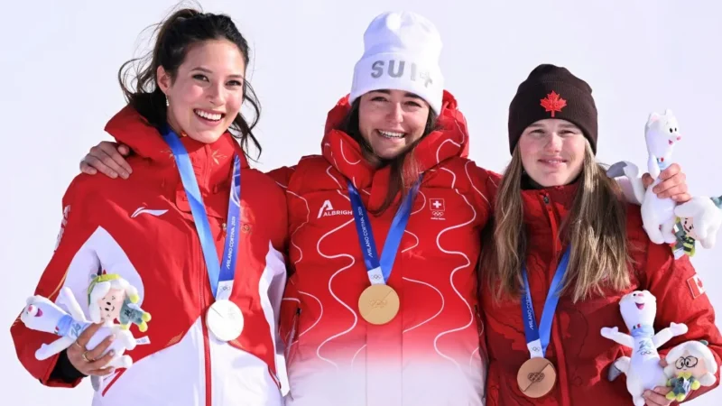 Devant la favorite chinoise aux JO d’hiver, la performance historique qui offre l’or à la Suisse