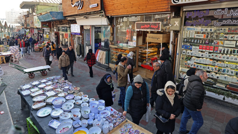 Derrière les fermetures de commerces en Iran, le protocole de reddition imposé aux entrepreneurs soutenant la rue