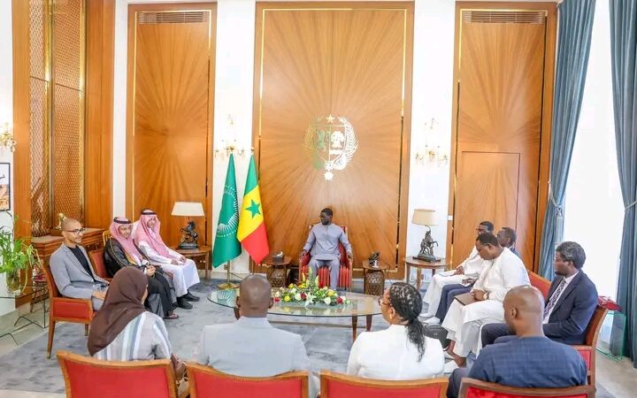 Coopération stratégique : Diomaye Faye reçoit une délégation du Groupe Mabani Al Jazeera for Projects
