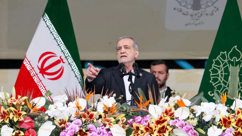 Dissimulée derrière la rhétorique guerrière du 47e anniversaire, l’offre de négociation concrète avancée par l’Iran