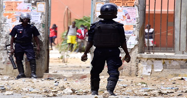 Violences au campus social : Les trois infractions précises reprochées à la centaine de jeunes détenus au Commissariat central