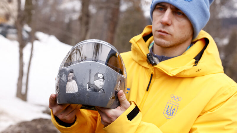 Ukraine : Zelenskyy conteste fermement la décision du CIO de bannir ce visuel spécifique des pistes de Milan-Cortina