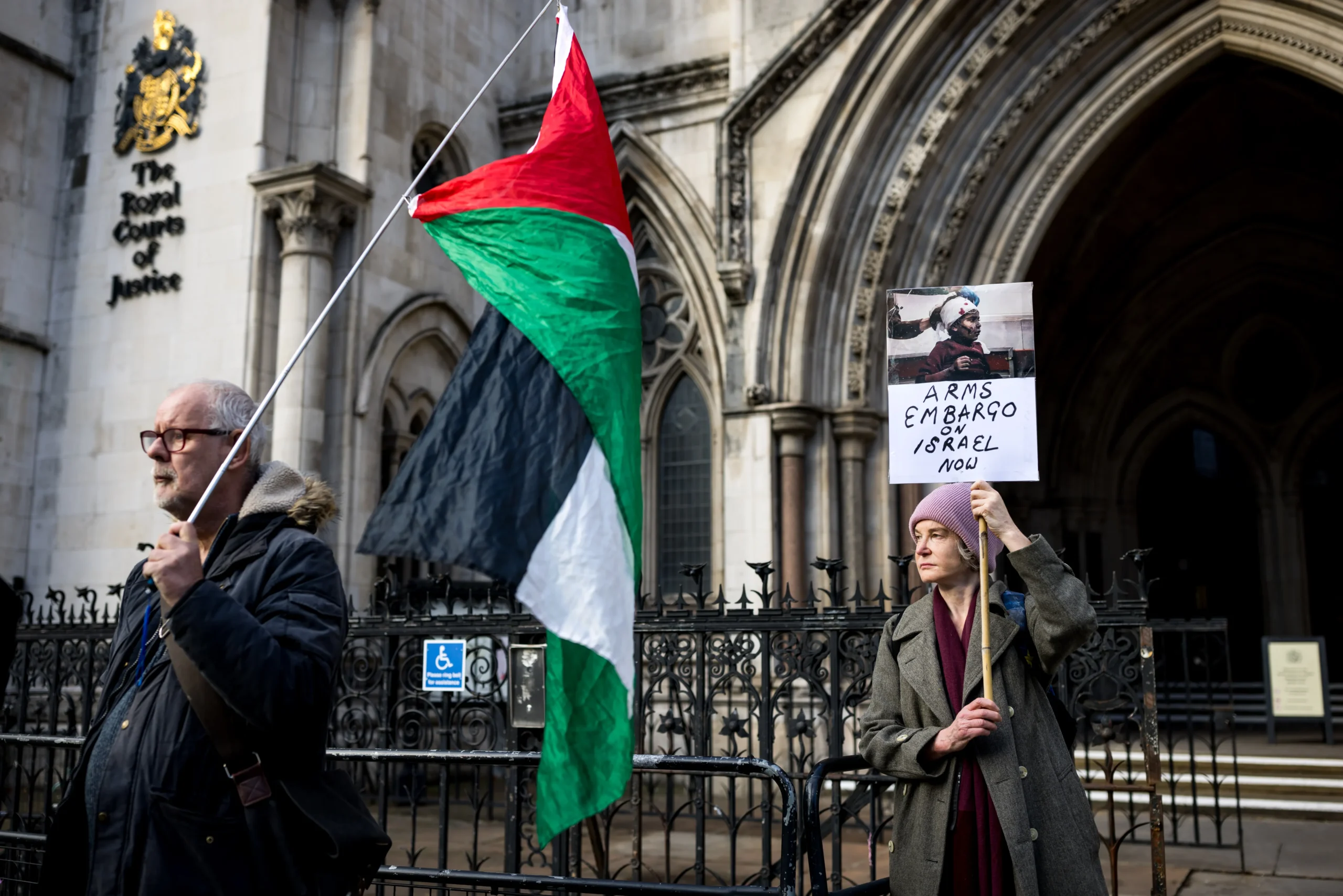 2 787 arrestations en suspens : La Haute Cour de Londres invalide le statut terroriste de Palestine Action