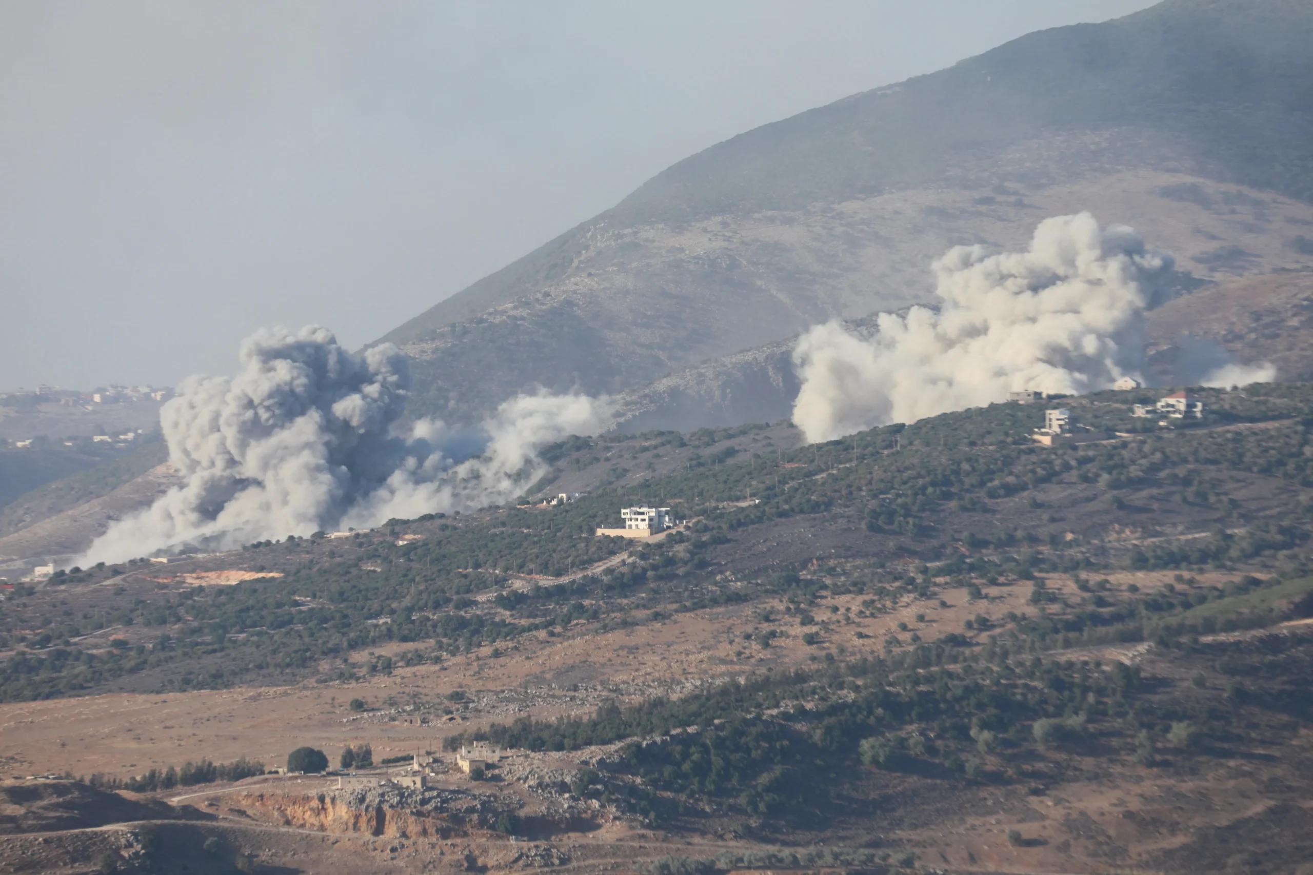 Raid israélien à la frontière syrienne : Le ministère libanais confirme le bilan et livre un premier nom