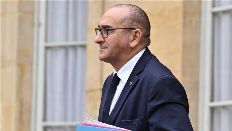 En visite à Alger, Laurent Nuñez s’attaque au point de blocage qui maintient le compteur des retours à zéro