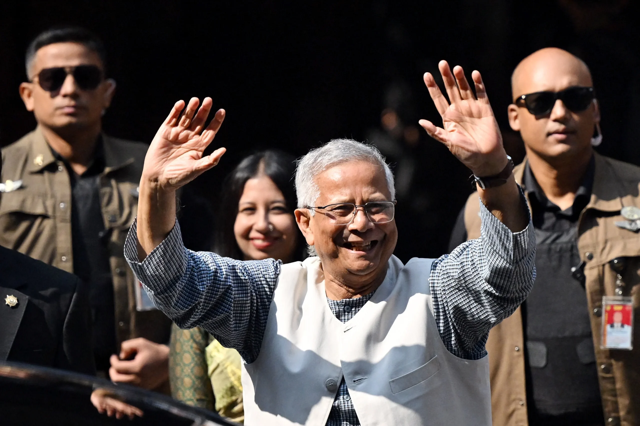 Au Bangladesh, Muhammad Yunus cède le pouvoir et laisse en héritage ce document qui lie les mains des vainqueurs