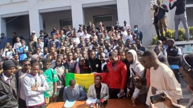 Une arrestation en plein Tribunal radicalise le Collectif qui donne rendez-vous ce soir pour une directive majeure