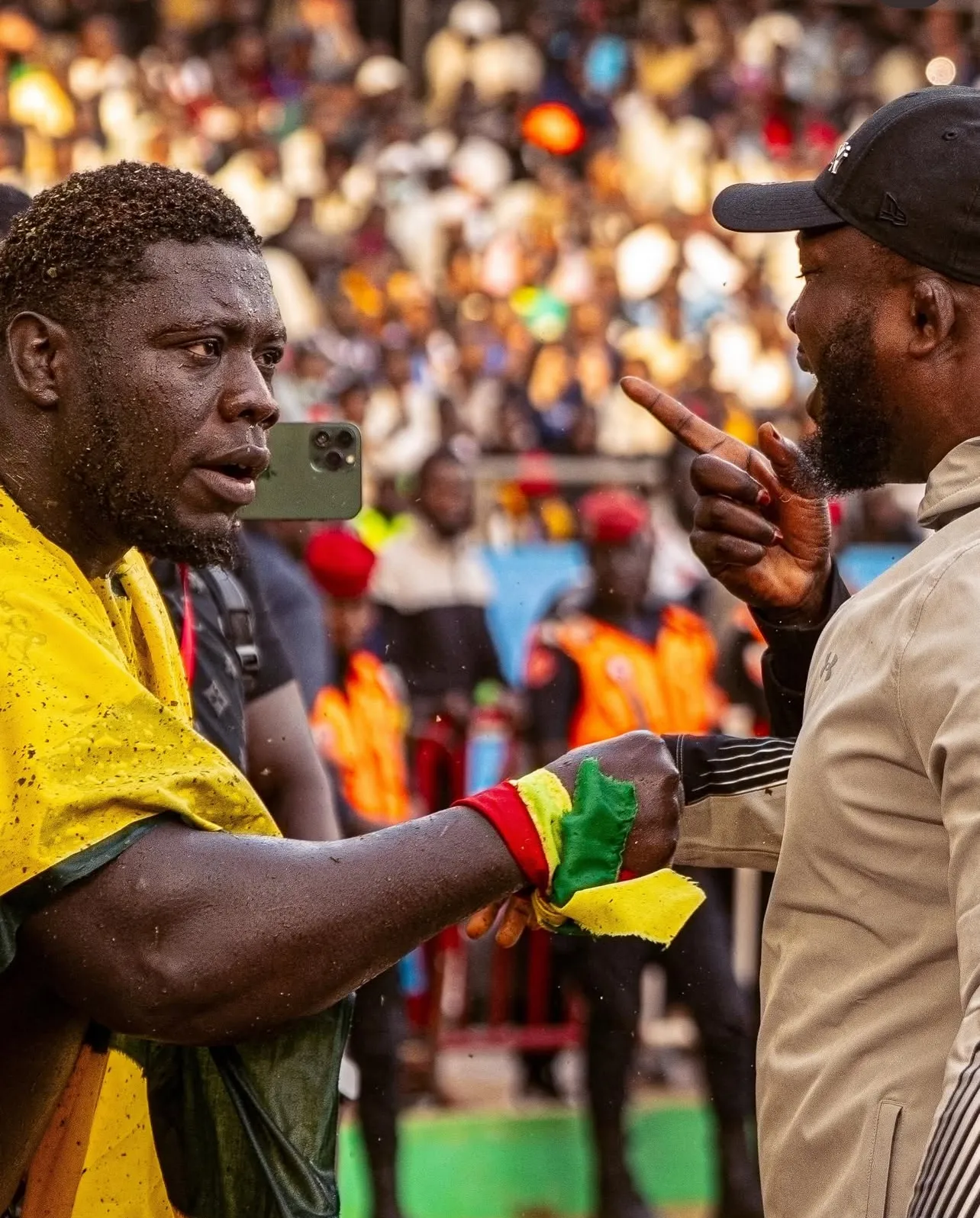 Un geste ou un regard suffit : la relation entre Modou Lô et Franc prend une tournure qui dépasse le sport