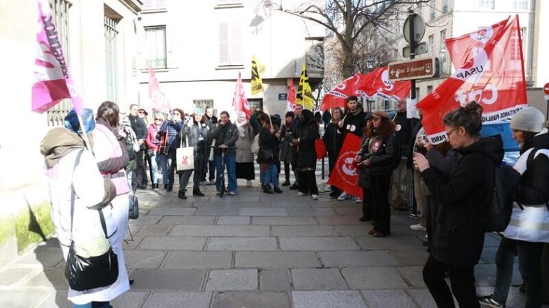 France : Une infirmière de l’AP-HP écope de 8 mois de suspension pour le port d’un équipement sanitaire précis