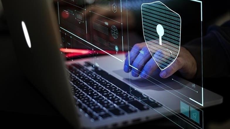 Le Cambodge intensifie la traque aux cyber-escrocs et pousse un nombre vertigineux de suspects étrangers vers la sortie